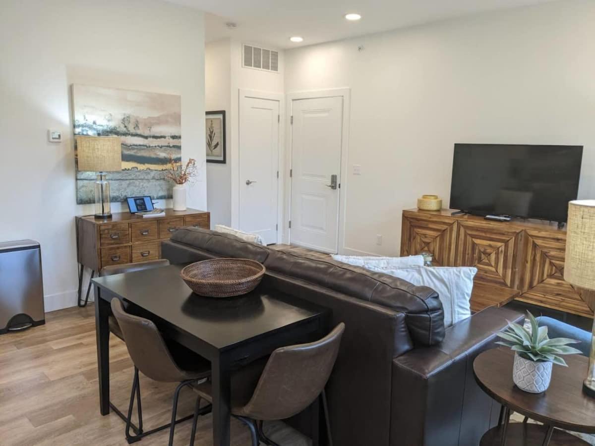 Downtown Traverse City Capri Condo 316 ภายนอก รูปภาพ